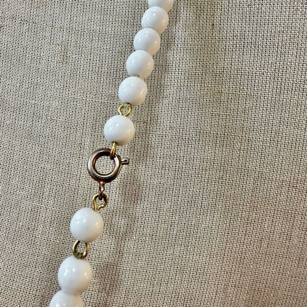 White milk glass long beaded necklace - Picture 4 of 6